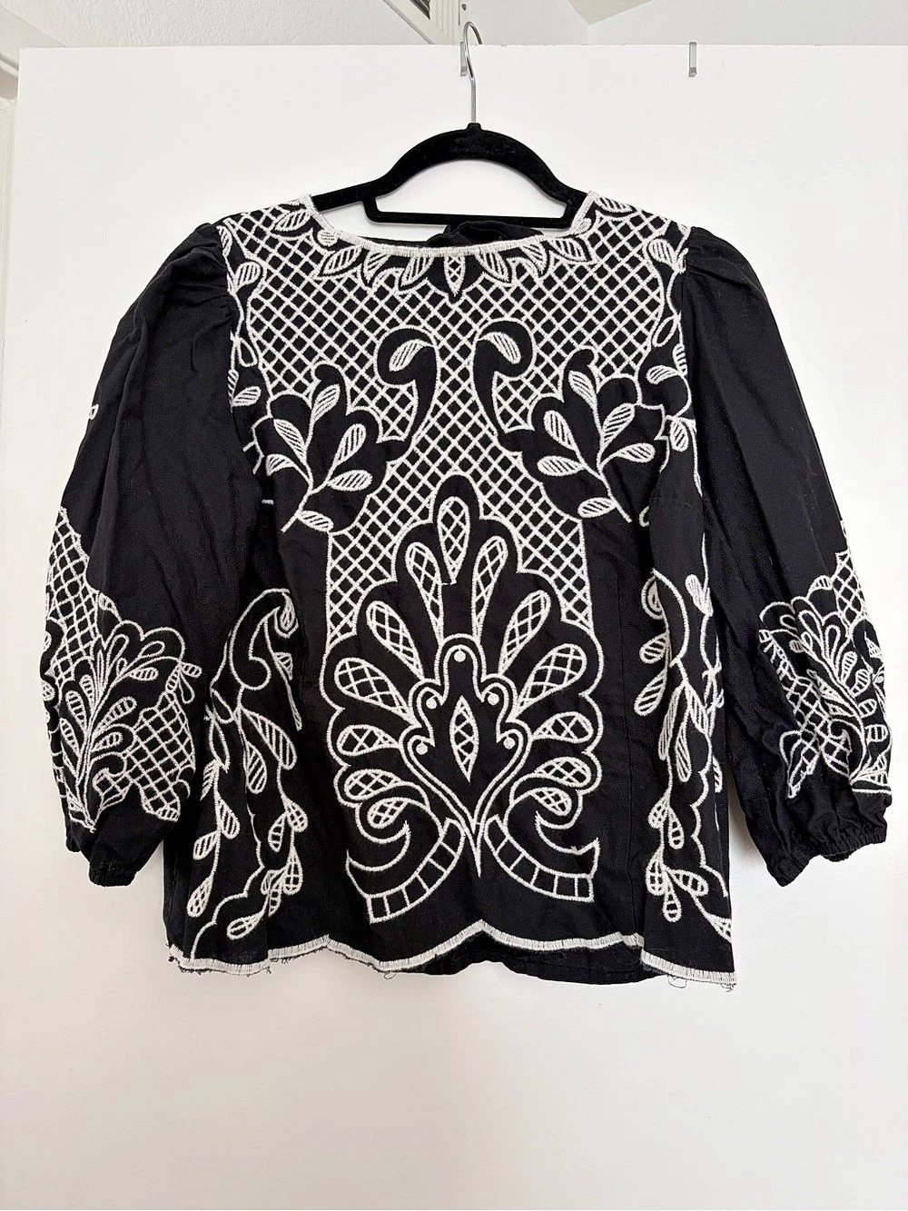 Cato Embroidered Geometric Blouse in Black & White Size Large